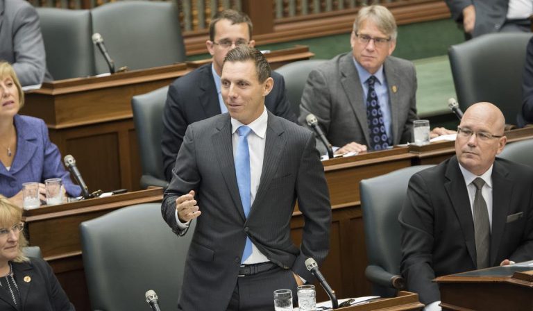 Brown lashes out at Wynne Liberals over infrastructure