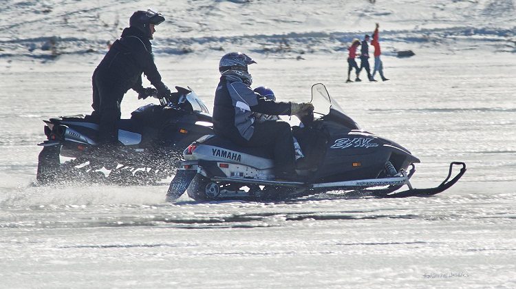 Snowmobile oval racing returns to Cochrane