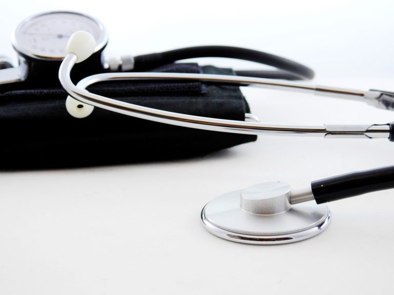 Two residents doctors from school of medicine learning and living in Kapuskasing