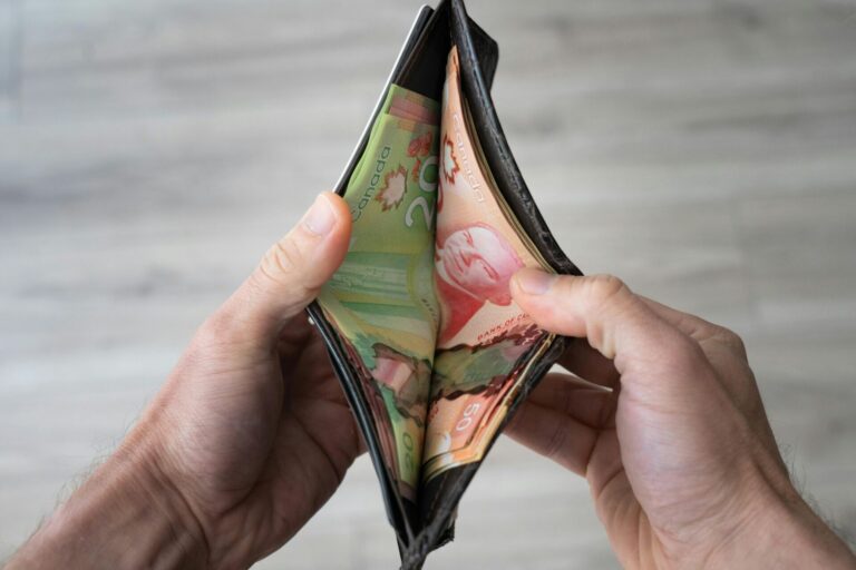 Why you should consider using cash when shopping this Black Friday and for Christmas