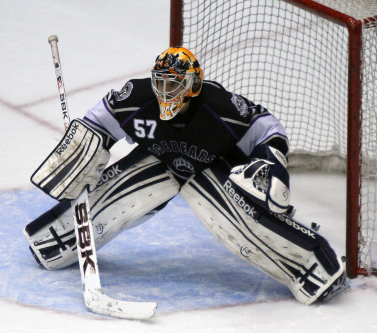 Bryan Hince enshrined into Knoxville Ice Bears pillar of champions
